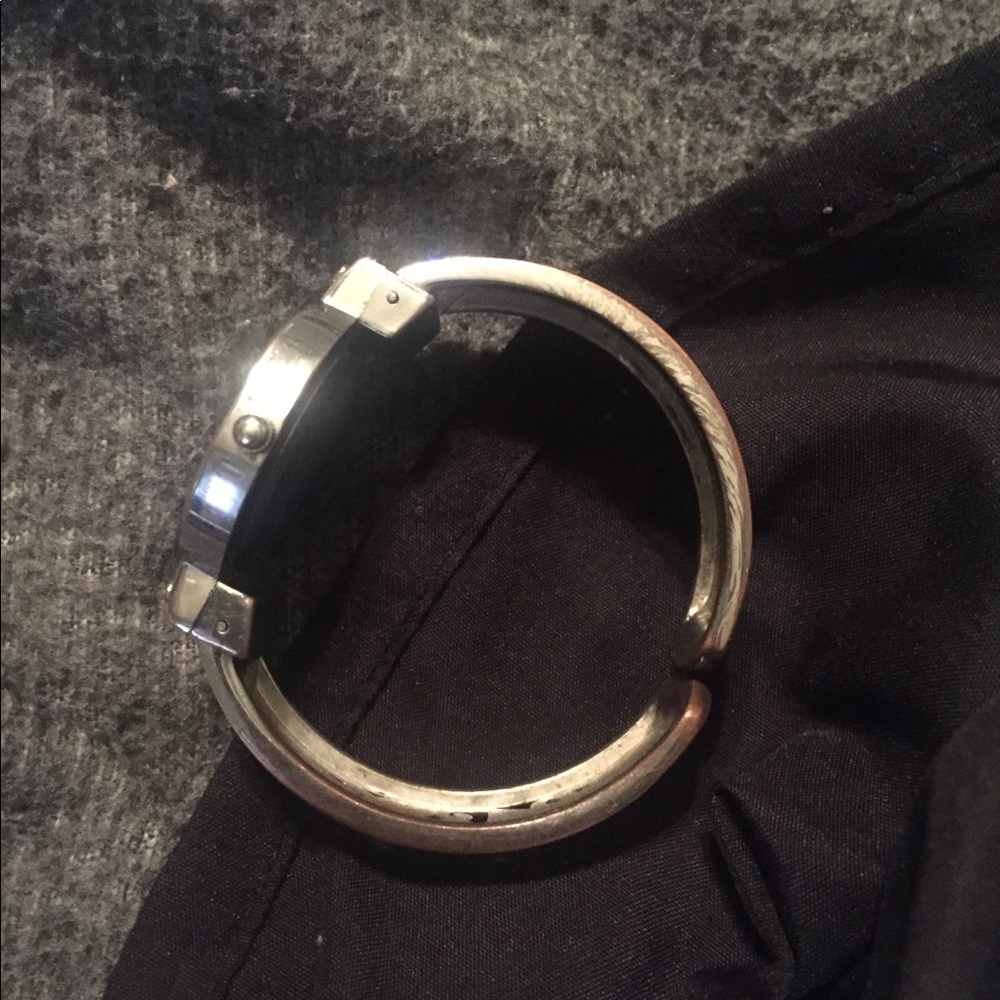 Watch - Picture 2 of 5